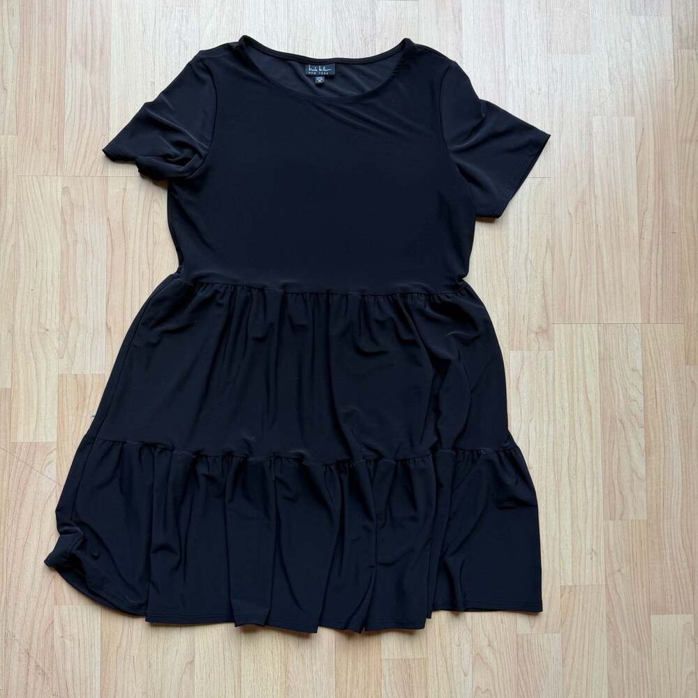 Nicole Miller New York Black Short Sleeve Tiered Stretchy Mini Dress Medium